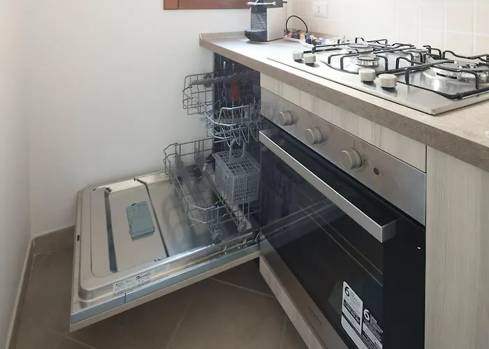 Stylish 2-bedroom Getaway, Luxurious & Conveniently Located To Experience The Pulse Of The *