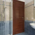Διαμέρισμα Stylish 2-bedroom Getaway, Luxurious & Conveniently Located To Experience The Pulse Of The