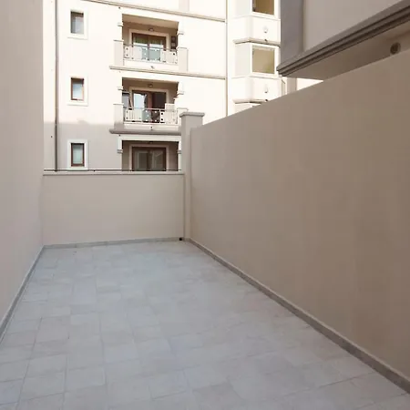 Stylish 2-bedroom Getaway, Luxurious & Conveniently Located To Experience The Pulse Of The Lägenhet *