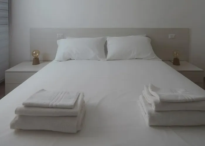 Appartement Stylish 2-bedroom Getaway, Luxurious & Conveniently Located To Experience The Pulse Of The