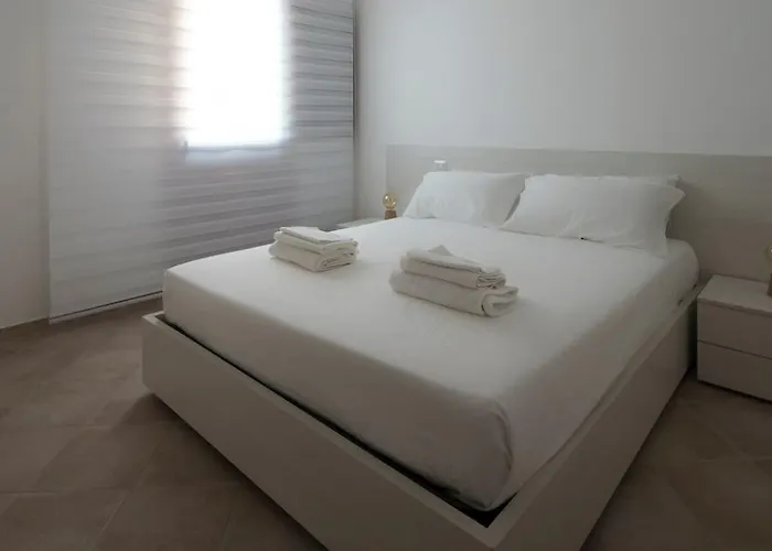 Stylish 2-bedroom Getaway, Luxurious & Conveniently Located To Experience The Pulse Of The